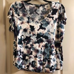 Simply Vera wang Tee